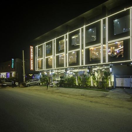 Hotel Park Tree Near Delhi Airport Ню Делхи Екстериор снимка