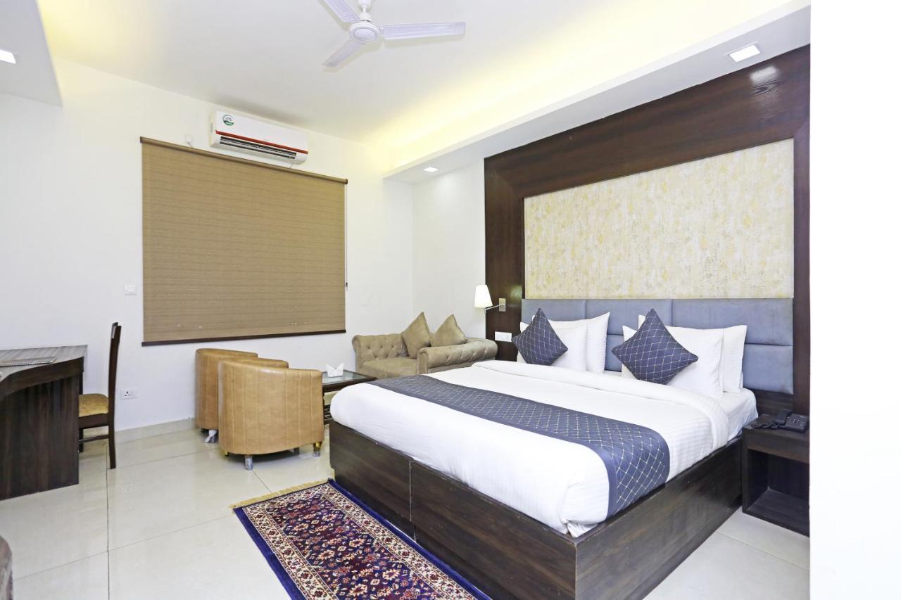 Hotel Park Tree Near Delhi Airport Ню Делхи Екстериор снимка