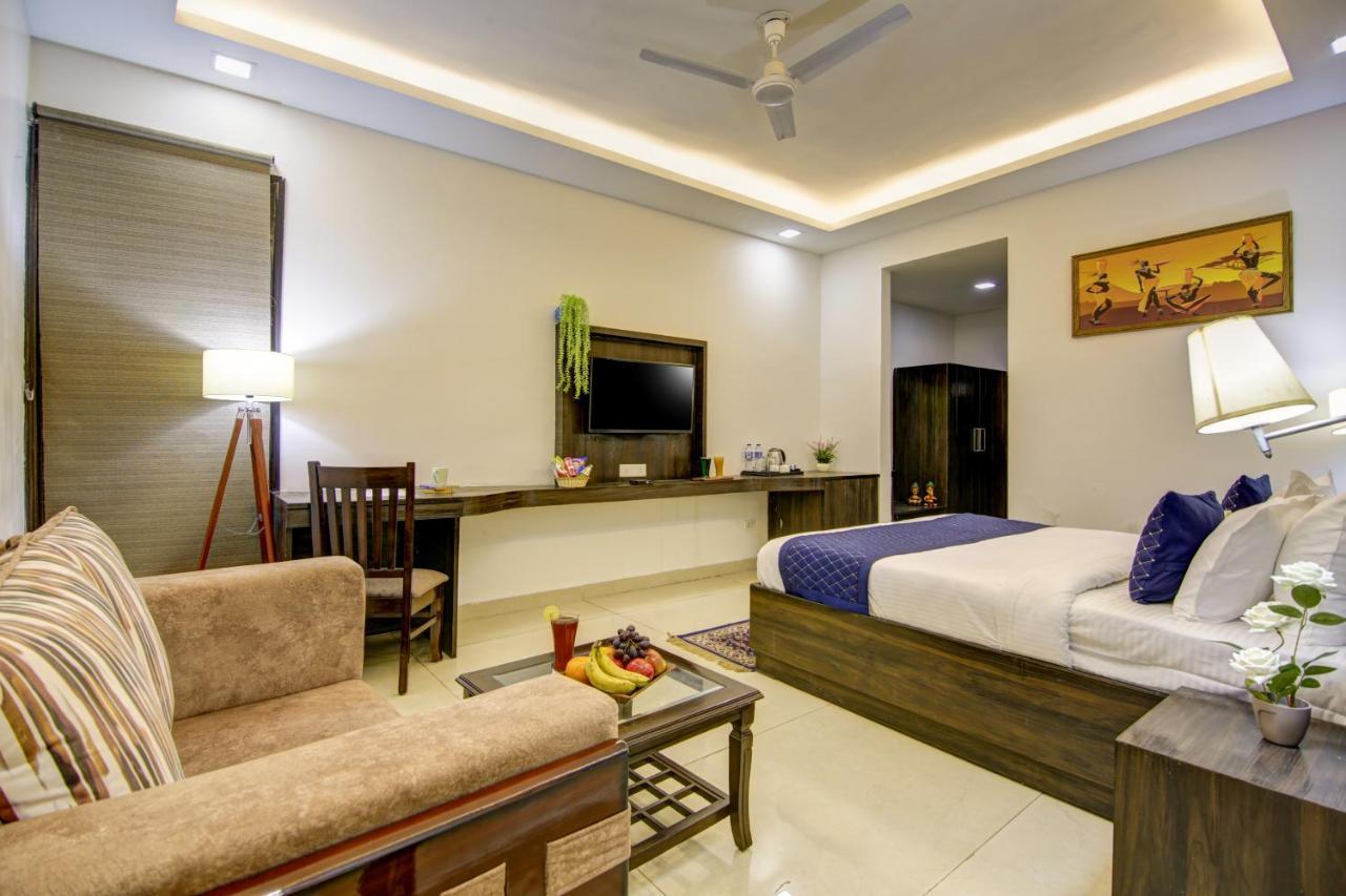 Hotel Park Tree Near Delhi Airport Ню Делхи Екстериор снимка