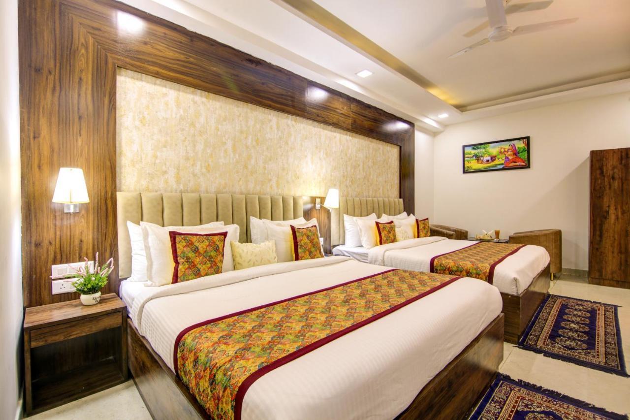 Hotel Park Tree Near Delhi Airport Ню Делхи Екстериор снимка