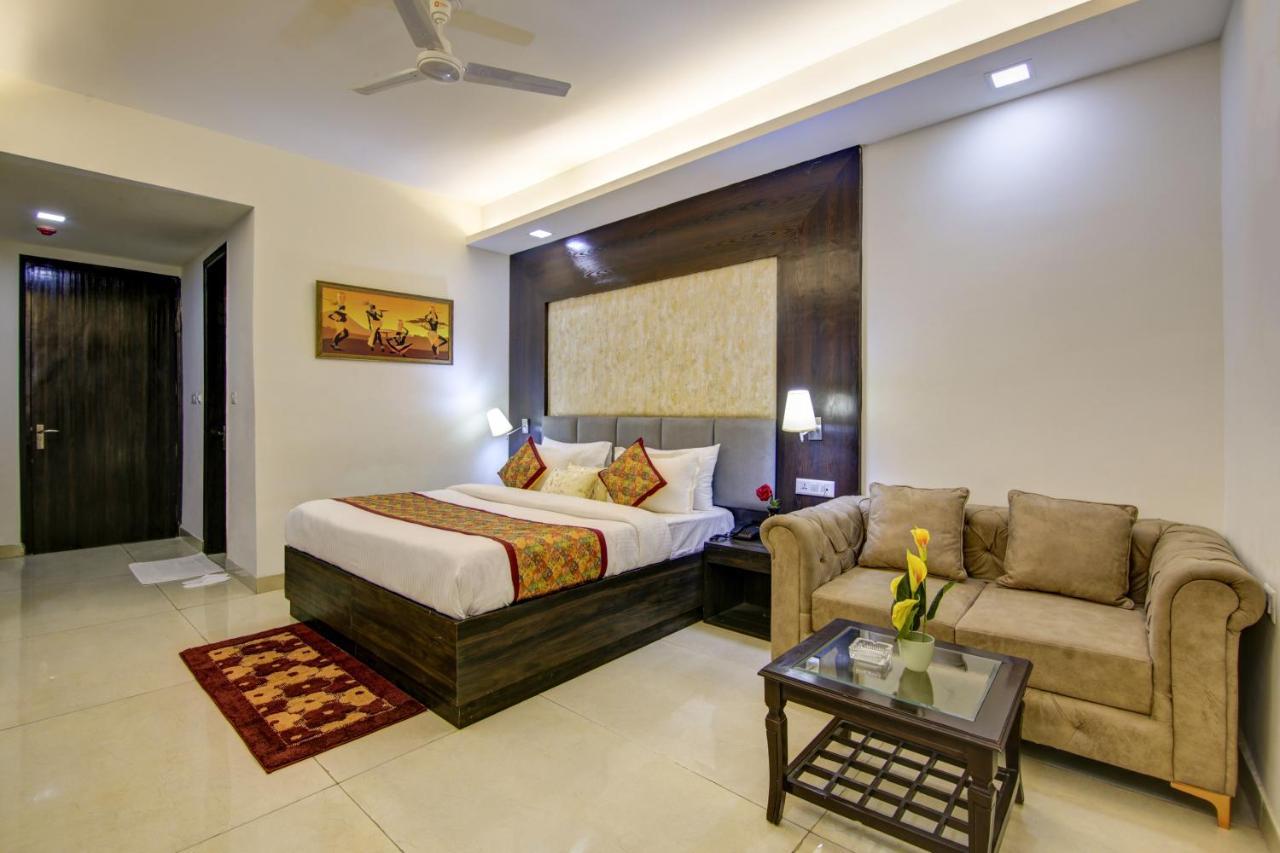 Hotel Park Tree Near Delhi Airport Ню Делхи Екстериор снимка
