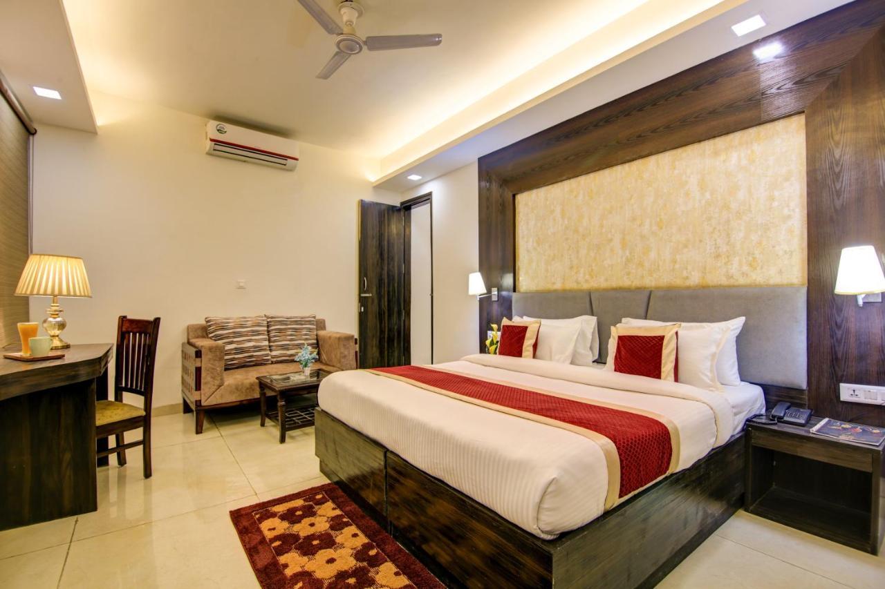 Hotel Park Tree Near Delhi Airport Ню Делхи Екстериор снимка