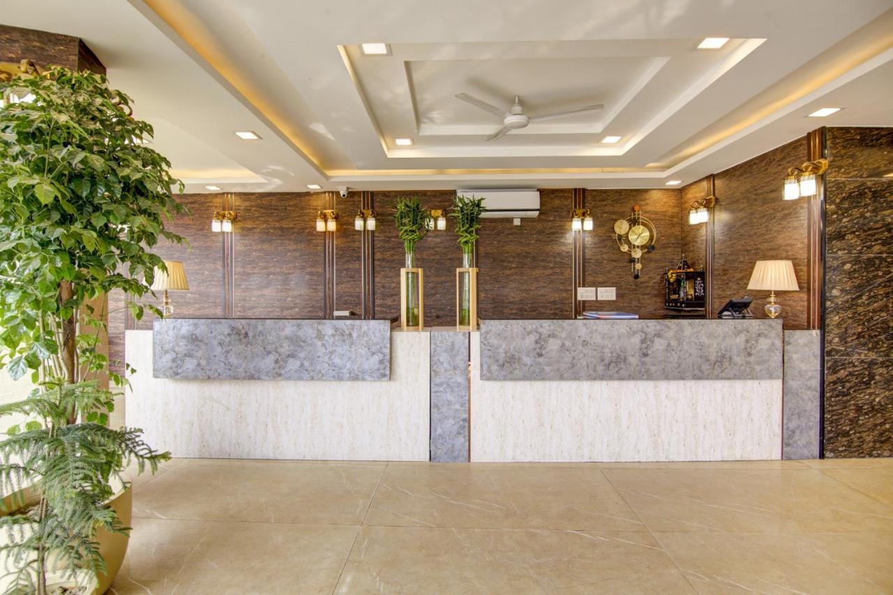 Hotel Park Tree Near Delhi Airport Ню Делхи Екстериор снимка