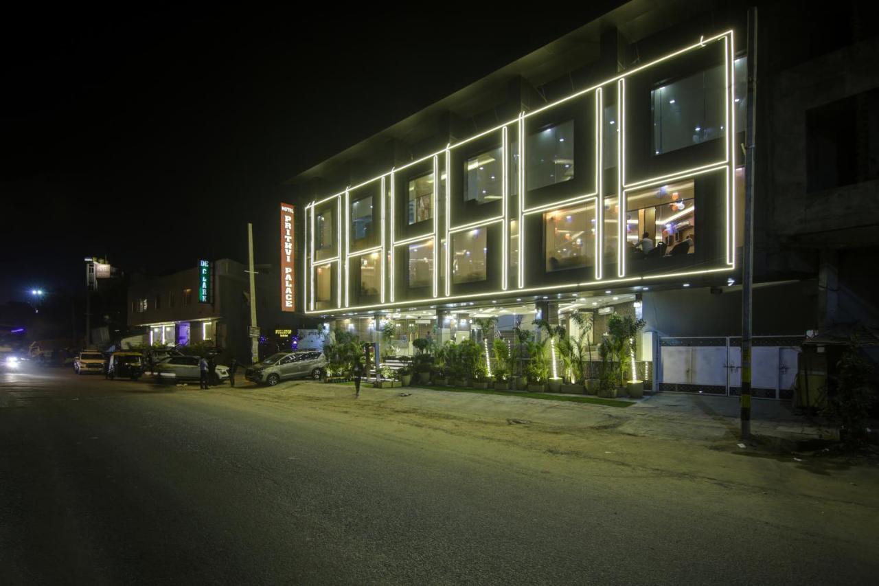 Hotel Park Tree Near Delhi Airport Ню Делхи Екстериор снимка