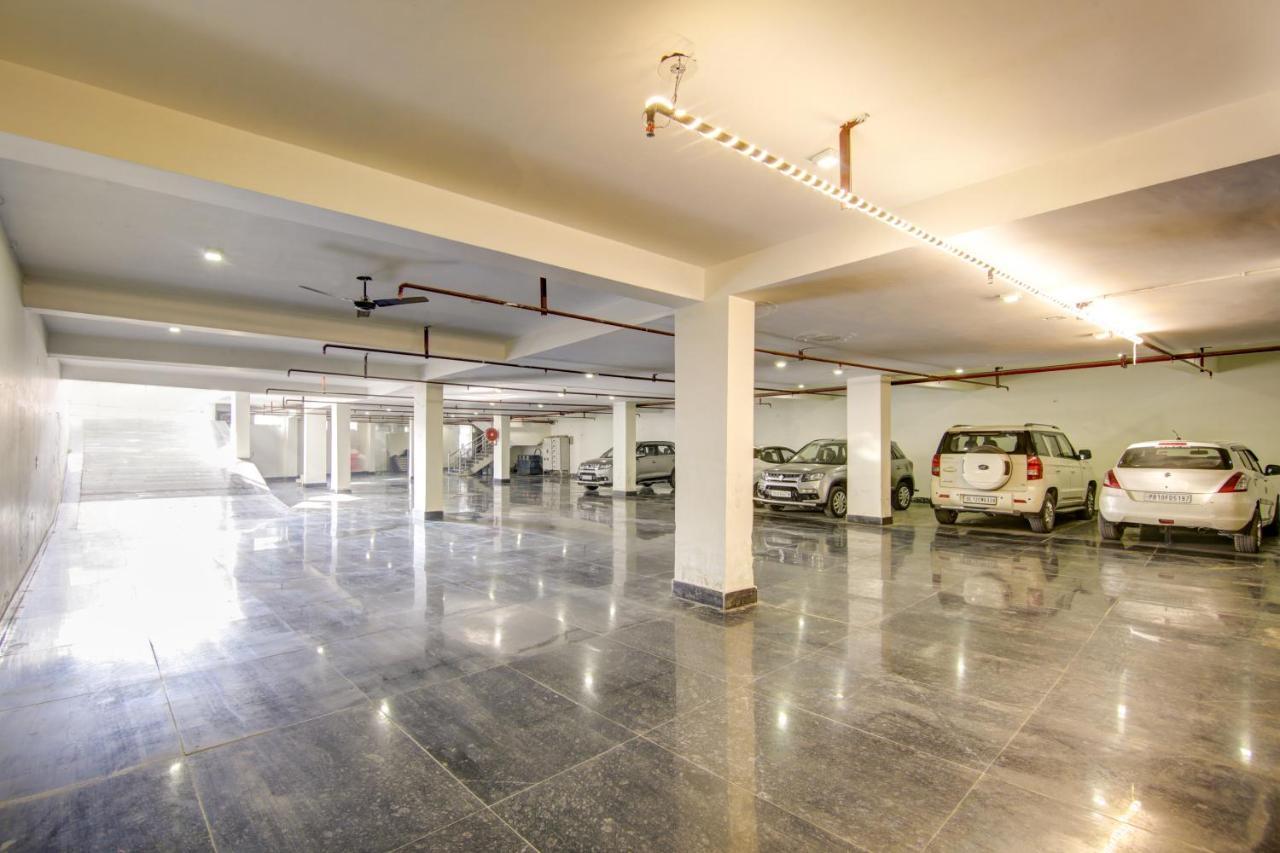 Hotel Park Tree Near Delhi Airport Ню Делхи Екстериор снимка