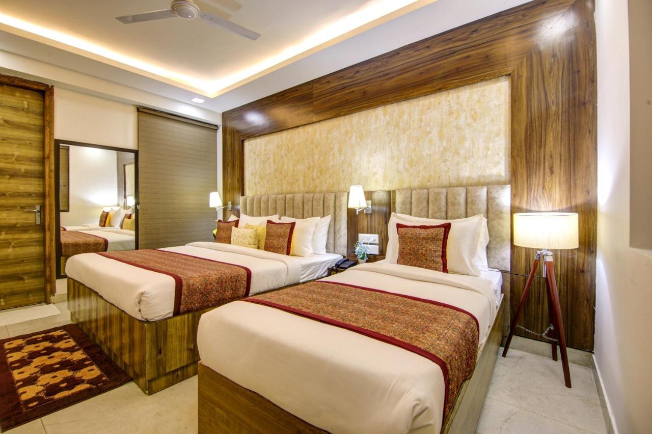 Hotel Park Tree Near Delhi Airport Ню Делхи Екстериор снимка