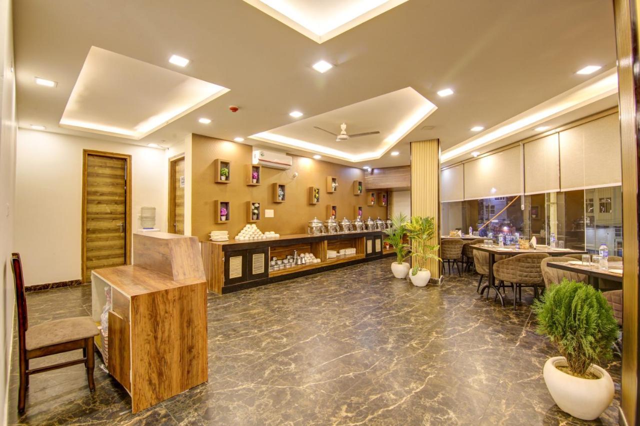 Hotel Park Tree Near Delhi Airport Ню Делхи Екстериор снимка