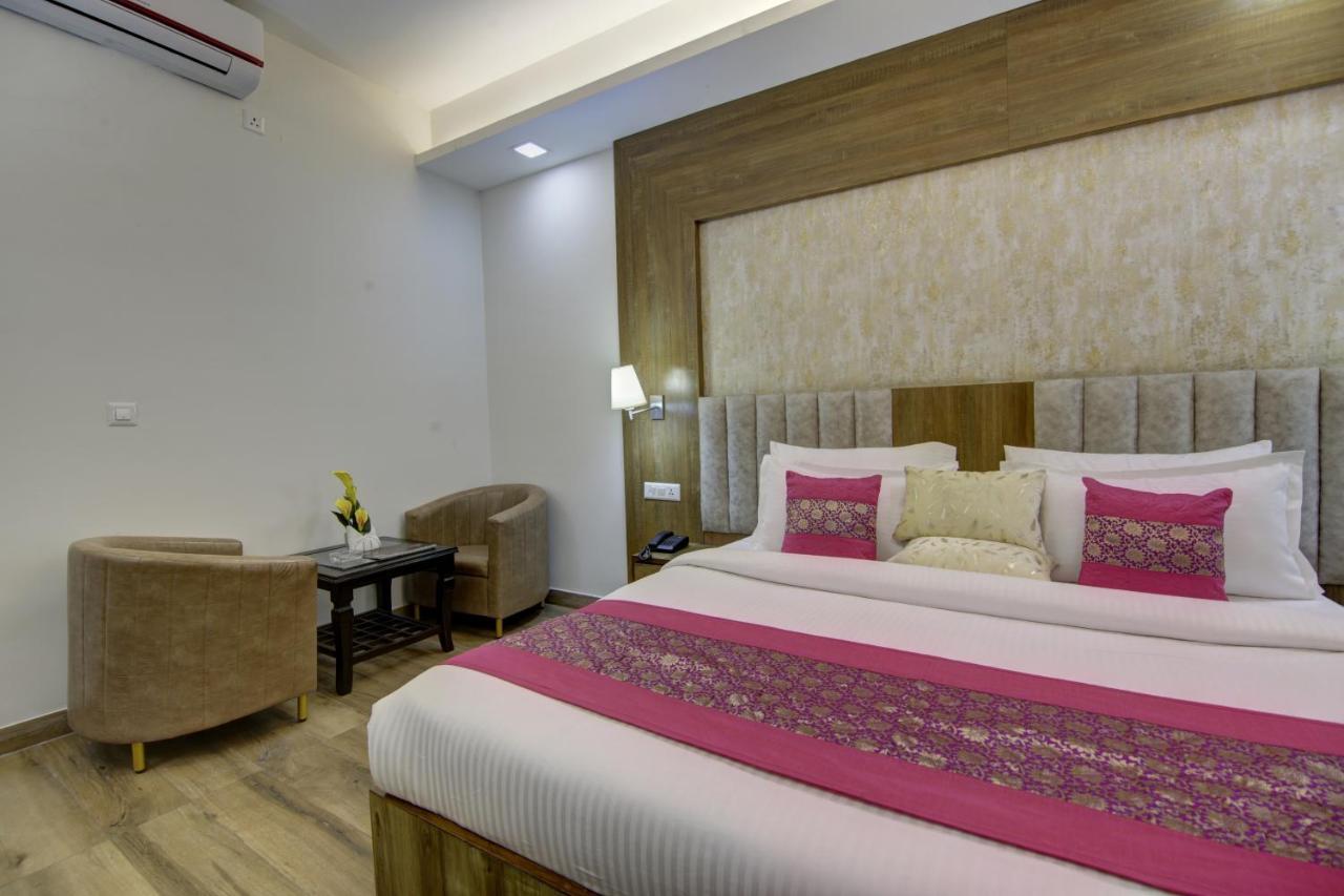 Hotel Park Tree Near Delhi Airport Ню Делхи Екстериор снимка