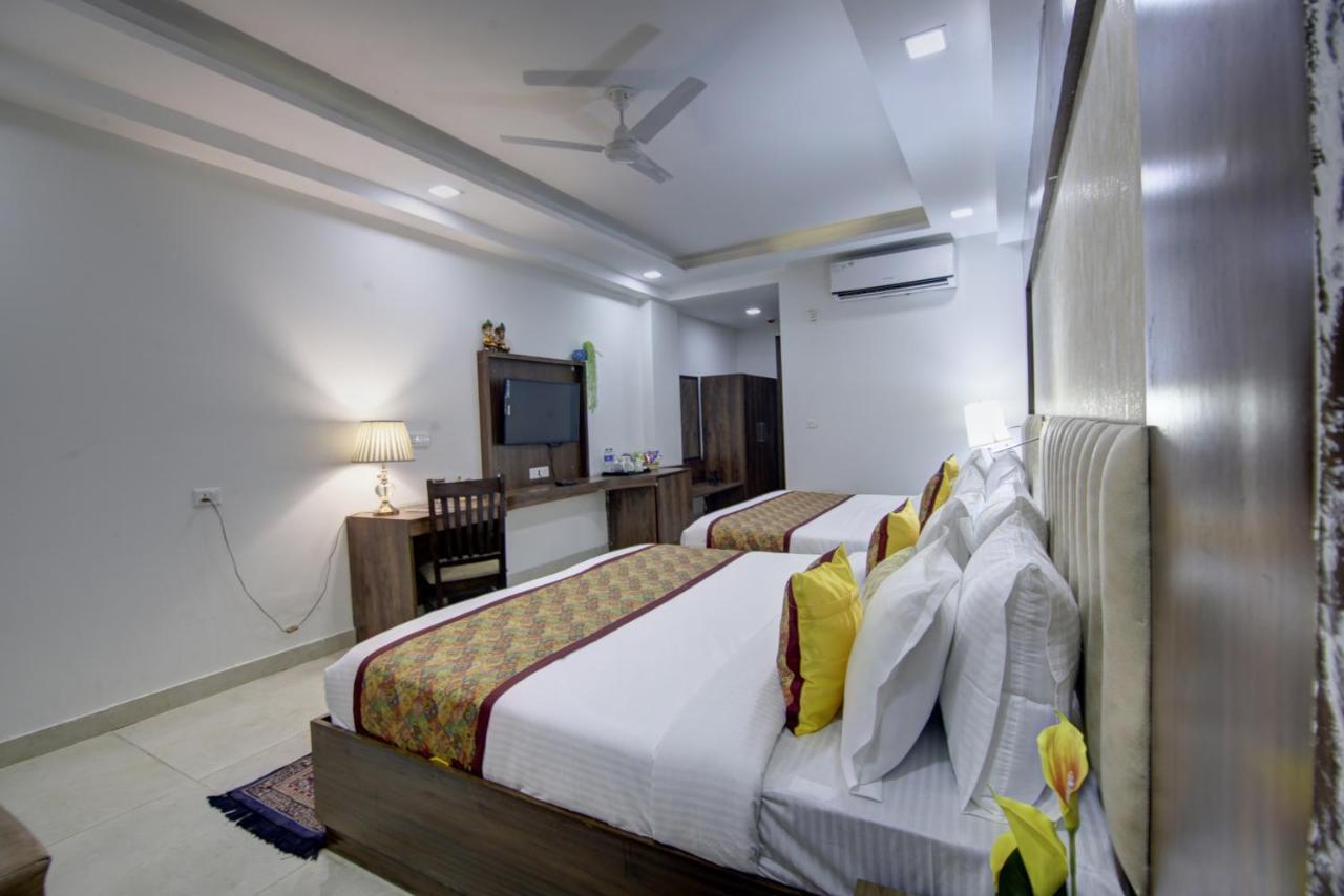 Hotel Park Tree Near Delhi Airport Ню Делхи Екстериор снимка