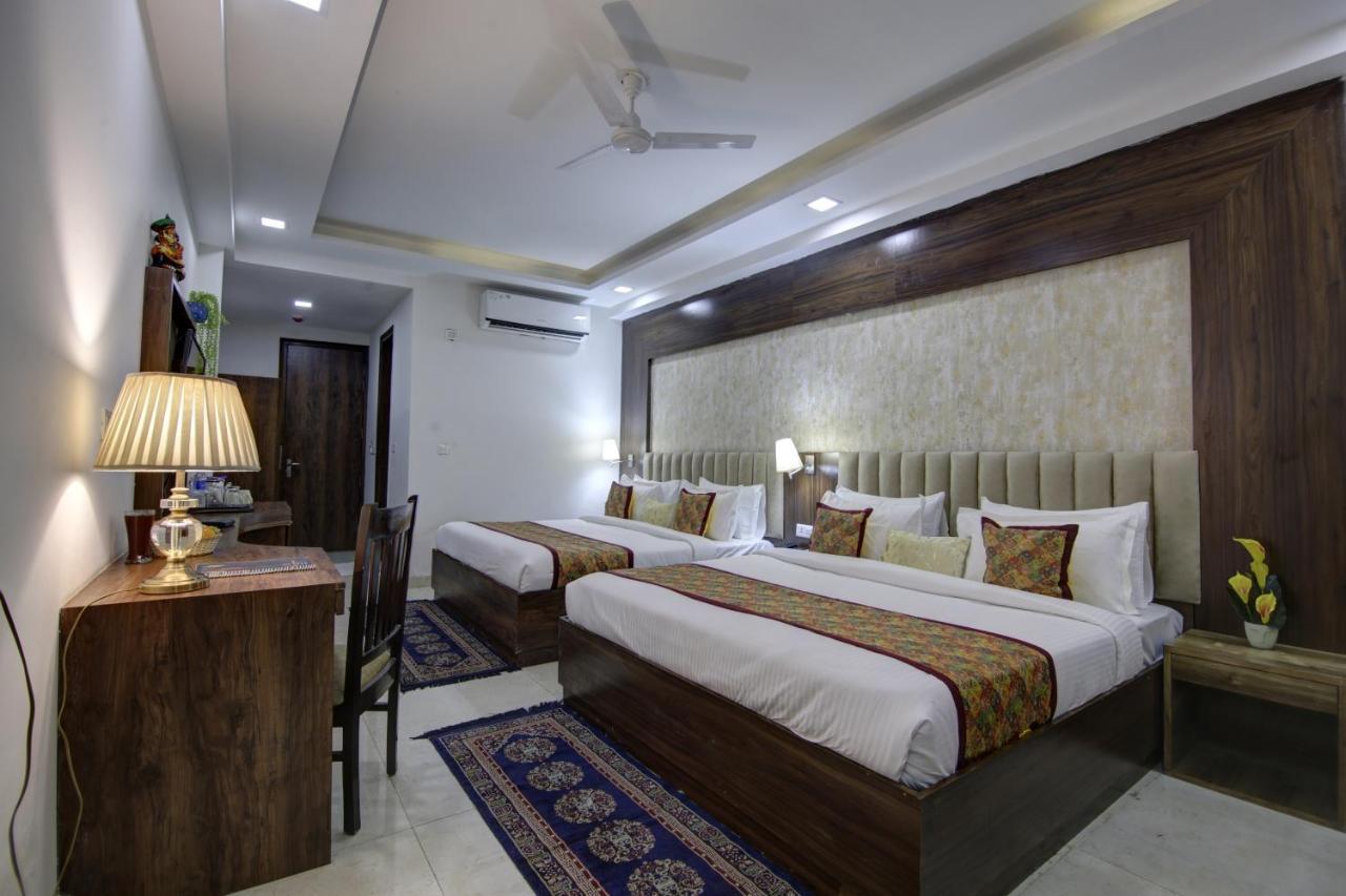 Hotel Park Tree Near Delhi Airport Ню Делхи Екстериор снимка
