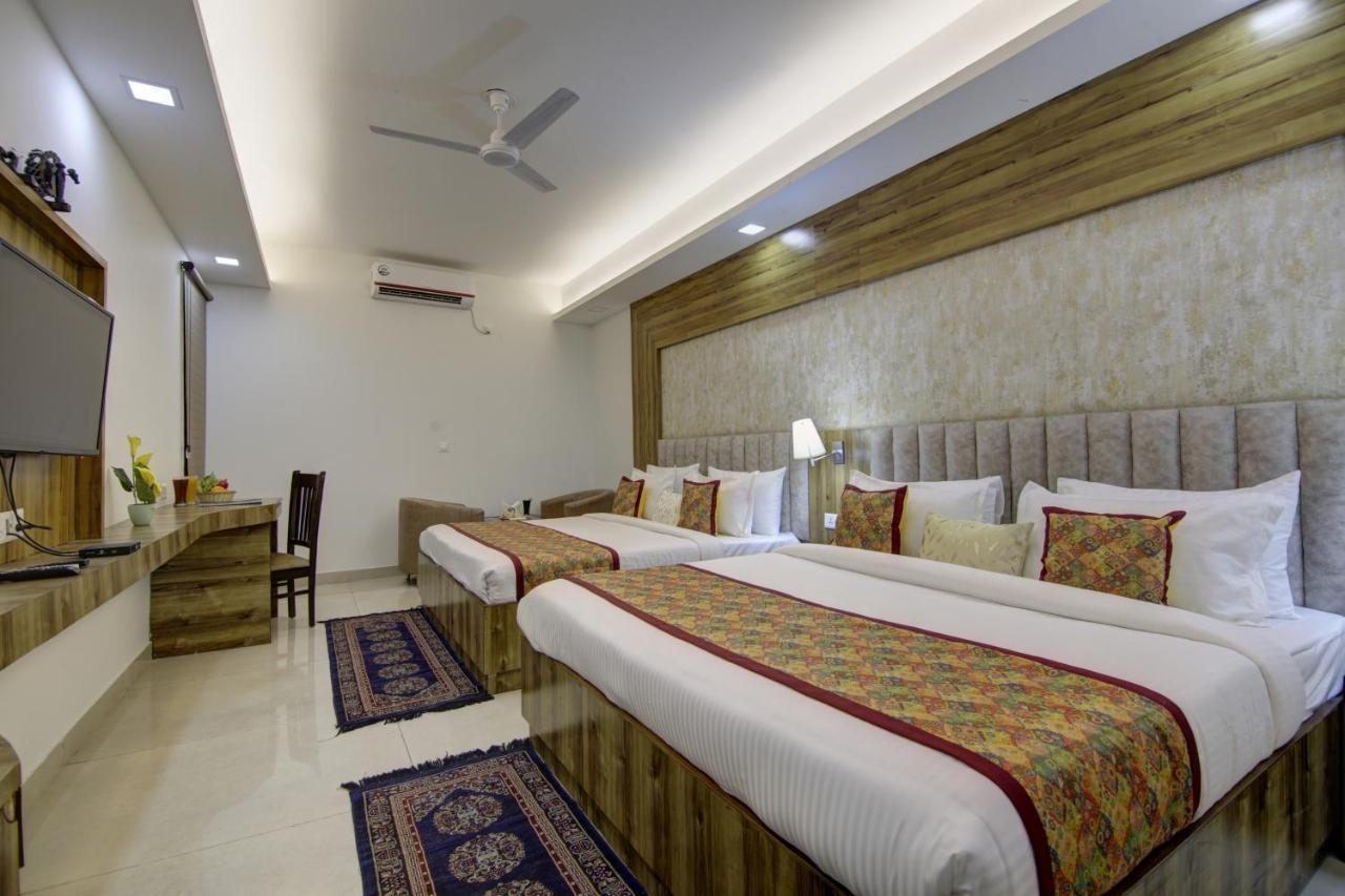 Hotel Park Tree Near Delhi Airport Ню Делхи Екстериор снимка