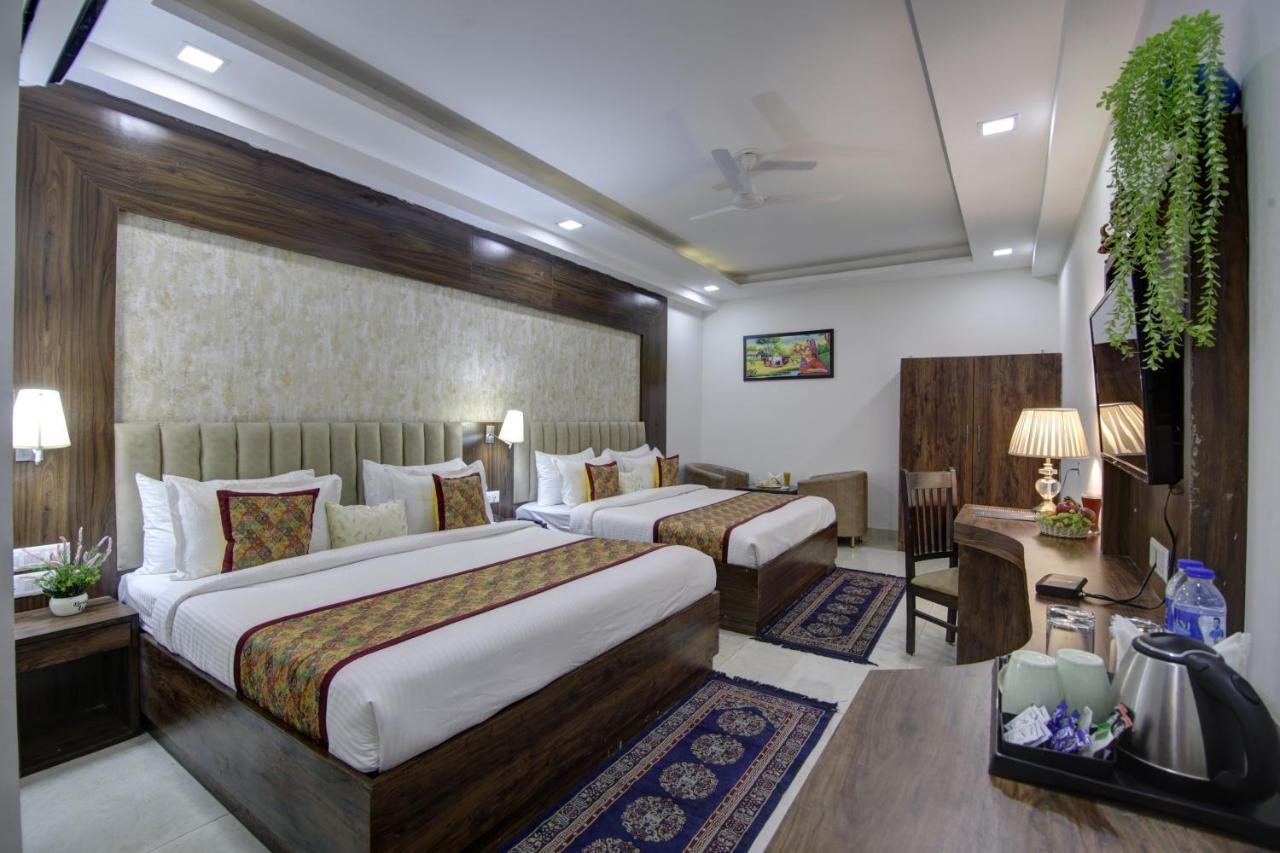 Hotel Park Tree Near Delhi Airport Ню Делхи Екстериор снимка